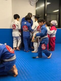 入会金無料　初月無料キャンペーン延長　　　　　　親子割引き強化中
月額ずっと　
親1人に対し子供1人（小学生まで）無料

見学・無料体験のご予約はDMでも受け付けております♪
ウェブサイトのお問い合わせから送っていただいても大丈夫です。
見学か無料体験のどちらをご希望か、お名前、希望の日時をクラススケジュールご確認の上、送信してください。
　
グレイシーバッハ枚方大阪
📍ACCESS
573-0163
大阪府枚方市長尾元町5-8-1長尾元町NSビル3F
★JR長尾駅から徒歩8分！
★お車の方は近隣コインパーキングをご利用ください。

🌏WEBSITE
graciebarrahirakataosaka.com

#グレイシーバッハ
#グレイシーバッハ枚方大阪
#ブラジリアン柔術
#格闘技ジム
#枚方
#graciebarrajapan
#brazilianjiujitsu